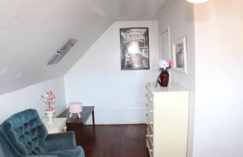 Hartford Apartment | Whitney Wonder