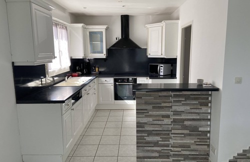 Anneyron House | Whole house 8 pl 4 bd near Peaugres zoo with swimming pool