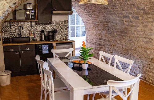 Ferrieres-les-Verreries House | Whole lodging : Gîte Arche - Pic St Loup region, Gîte Arche - Pic St Loup region