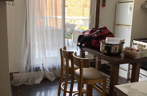 Leslieville House | Wifi incld: Two Large Bedrm 2nd-DOWNTOWN LESLIEVILLE
