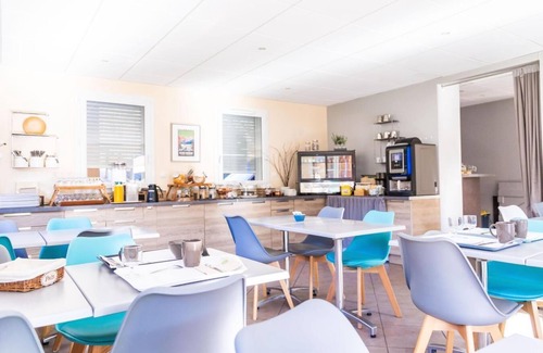 Ax-les-Thermes Apartment | Wifi, swimming pool, terrace, balcony, parking, tv, ski locker, 23m², Ax-Les-Thermes
