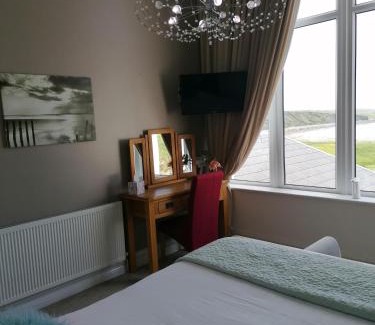 Lahinch Cabin | Wild Atlantic Lodge Bed & Breakfast