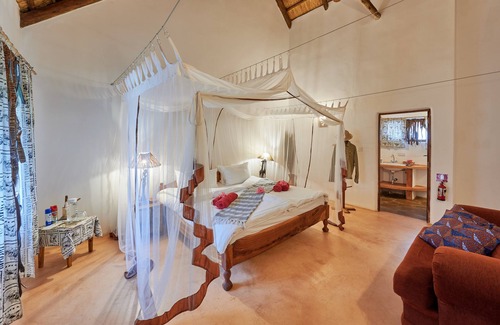 Lusaka Cabin | Wild Dogs Lodge