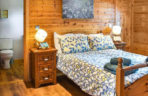 Hopton House | Wild Grape Lodge