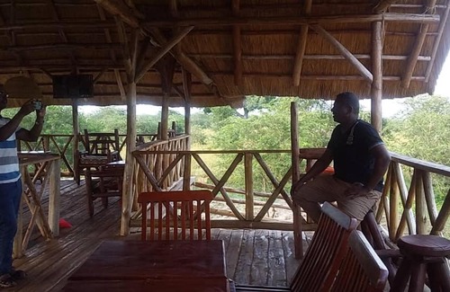Pakwach Hotel | WILD PALACE SAFARI LODGE