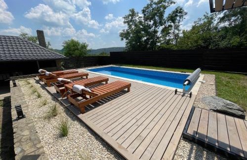 Lyadova Ski Chalet | Wild River