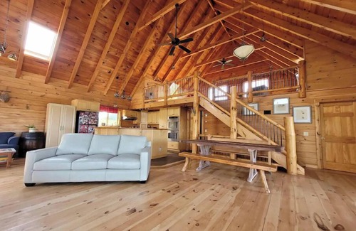 Alpine Cabin | Wild Wind Lodge with beautiful woodwork and views