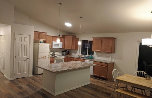 Crescent House | Wild Woods - Cascades Riverside Retreat