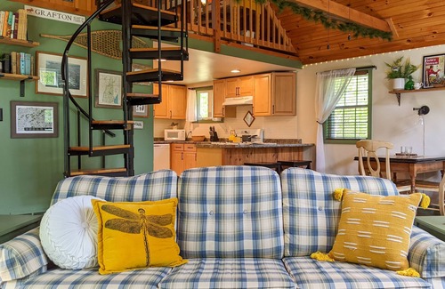 Grafton Cabin | WildeWoods Cabin - pet-friendly, yard + gardens, gas fireplace + outdoor firepit