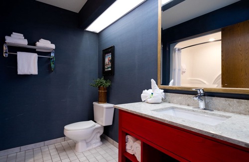 Clive Hotel | Wildwood Lodge