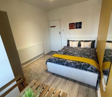Mapesbury House | Willesden Green ROOMS