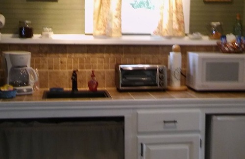 Dripping Springs Cottage | Willie Mae’s Cottage at The Homestead B & B