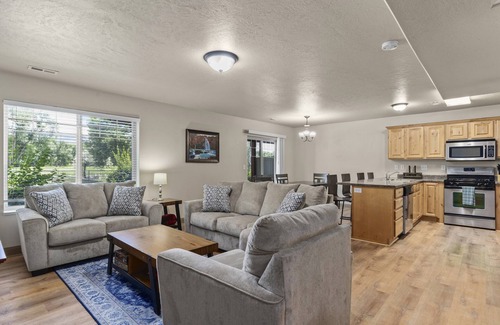 Logan House | Willow Park House on Fairway Ln