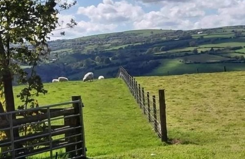 Westbrook Court Cottage | Willow Spacious self catering near Hay on Wye