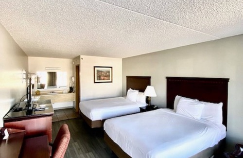 Branson Theater District Hotel | Willow Tree Inn