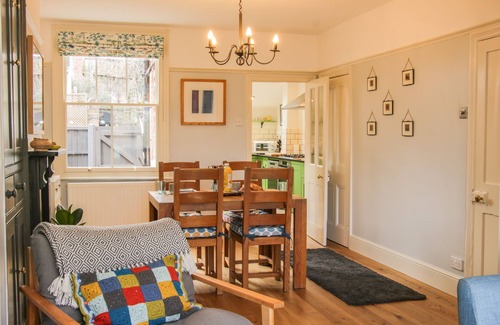 Shrewsbury Cottage | WILLOW VIEW, family friendly, character holiday cottage in Shrewsbury