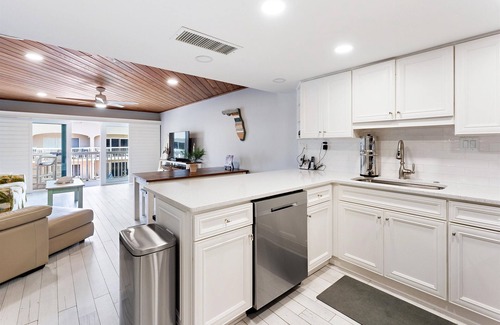 New Smyrna Beach Condo | Win-San A214 Ocean View 2/2 Fully Renovated Unit! Steps to Flagler Avenue!