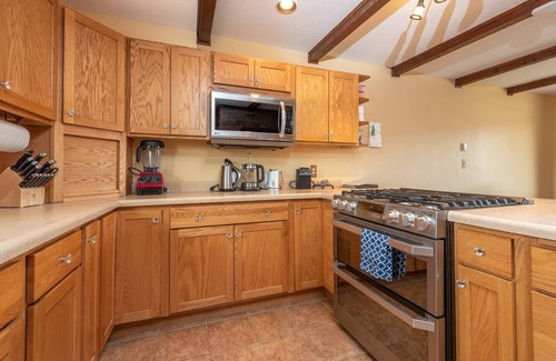 Lander House | Wind River Place - with Hot Tub, Mountain views!