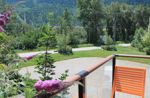 Robson Bed & Breakfast | Windborne Bed & Breakfast