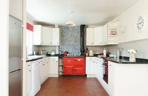Crynant Cottage | Windy Ridge Cottage - 5 Bedroom Holiday Home - Oxwich