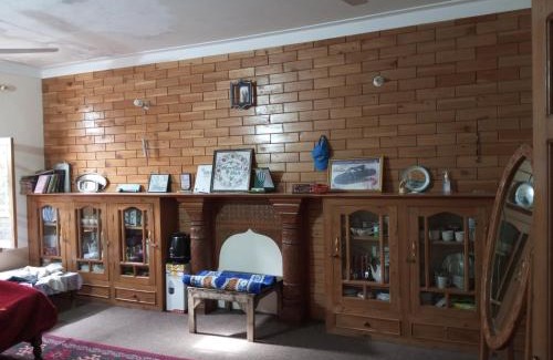 Chitral House | WindyCrest Inn