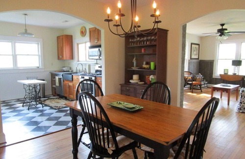 Patrick Henry Cottage | Wine Country Cottage