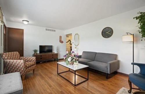 Fennville House | Wine Down Cottage - Summer and Winter Adventures!