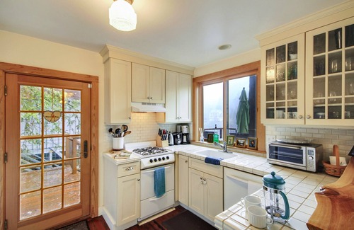 Monte Rio Cabin | Wine Down ~ Hot Tub, Dog Friendly, On the River