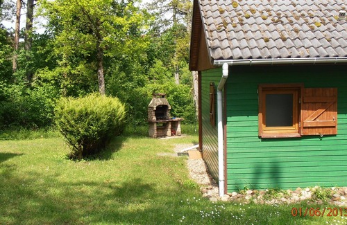 Jaulny Ski Chalet | Wine trailer and private spa