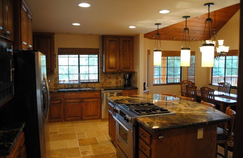 Graton House | WineBerry Lodge, Gourmet In/Outdoor Kitchens, Spa