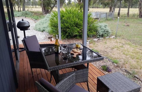 Buckaroo Cottage | Winery Cottage on Scenic Acreage