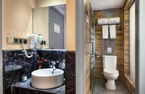 Xiufeng Hotel | Wing Hotel Guilin- Pedestrian Street