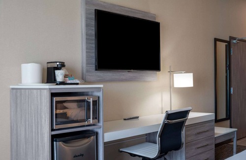 Ottawa Division Hotel | Wingate by Wyndham Kanata West Ottawa