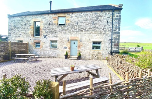 Newton Grange House | WINNOW BARN - beautiful accommodation for 8 guests with 4 en-suite bedrooms.