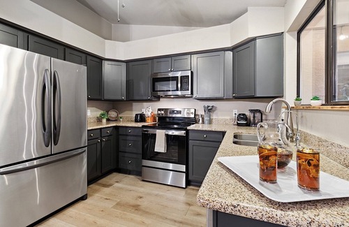 Phoenix House | Winter Fun- Sleeps 16- Heated pool - optional