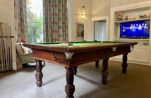 Kumeu Villa | Winter Fun - Spa, Pinball, Billiard and more