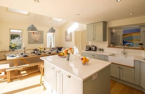 Aldeburgh Cottage | Winton Lodge - sleeps 10 guests in 5 bedrooms