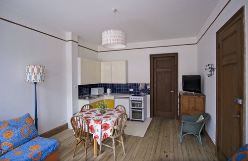 Wissant Apartment | WISSANT Apartment with sea view on a pretty Square 1900