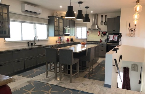 Piccadilly Villa | Wit's End, Very High-End Finish, 4 Beds and 3 Baths, With Private Pool
