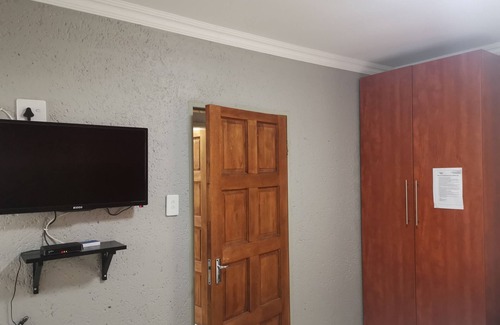 Emalahleni Bed & Breakfast | Witbank Boutique Hotel - Khayalami Group