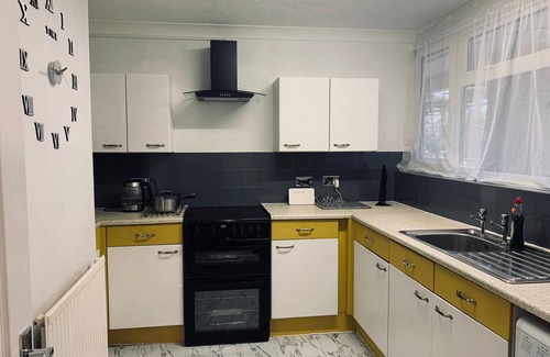 Horsell Apartment | Woking town