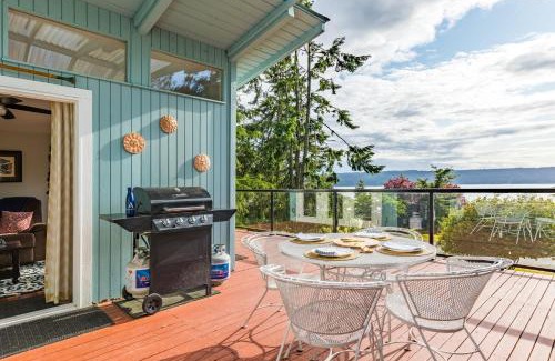 Langley House | Wolf Beach Cottage by AvantStay Harbor Views