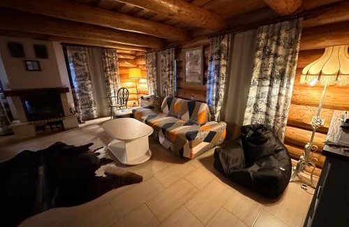 Gura Raului House | Wolf's House