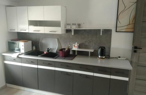 Fabryczna Apartment | WOLSKA APARTMENT 80m2 - 7 people, 3 rooms