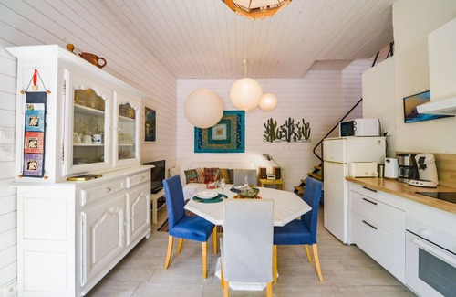 Chissay-en-Touraine House | Wonderful private villa for 3 guests with WIFI, TV, pets allowed and parking