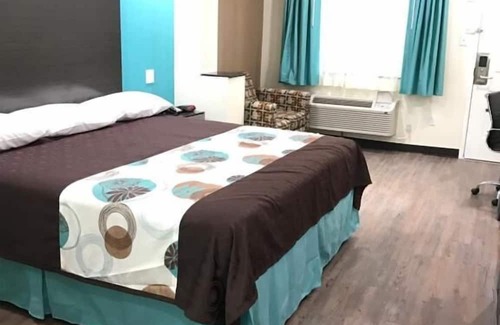 Spring Resort | Wonderful Place To Stay! Near Tour 18 Golf Course and Golf Club of Houston!