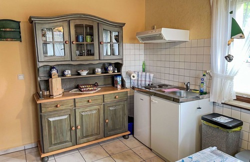Gristow House | Wonderful private villa for 4 guests with WIFI, TV, terrace and parking