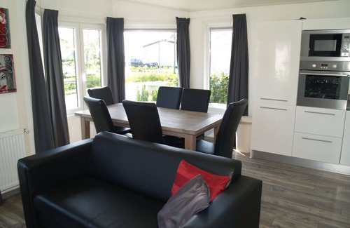 Dordtse Biesbosch House | Wonderful private villa for 6 guests with WIFI, pool, TV and terrace