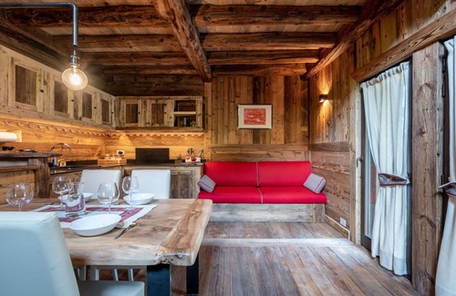 Introd House | Wonderful private villa for 5 guests with WIFI, TV and parking