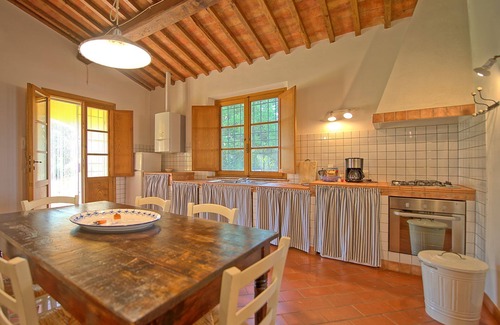 Legoli Villa | Wonderful private villa with WIFI, private pool, TV, terrace, pets allowed, panoramic view, parking